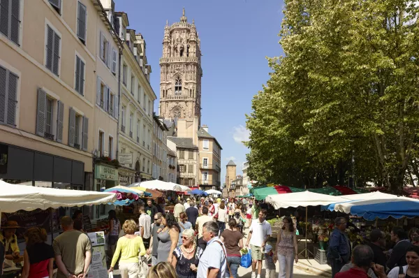 Marche Place De La Cite Ccrt Occitanie D Viet