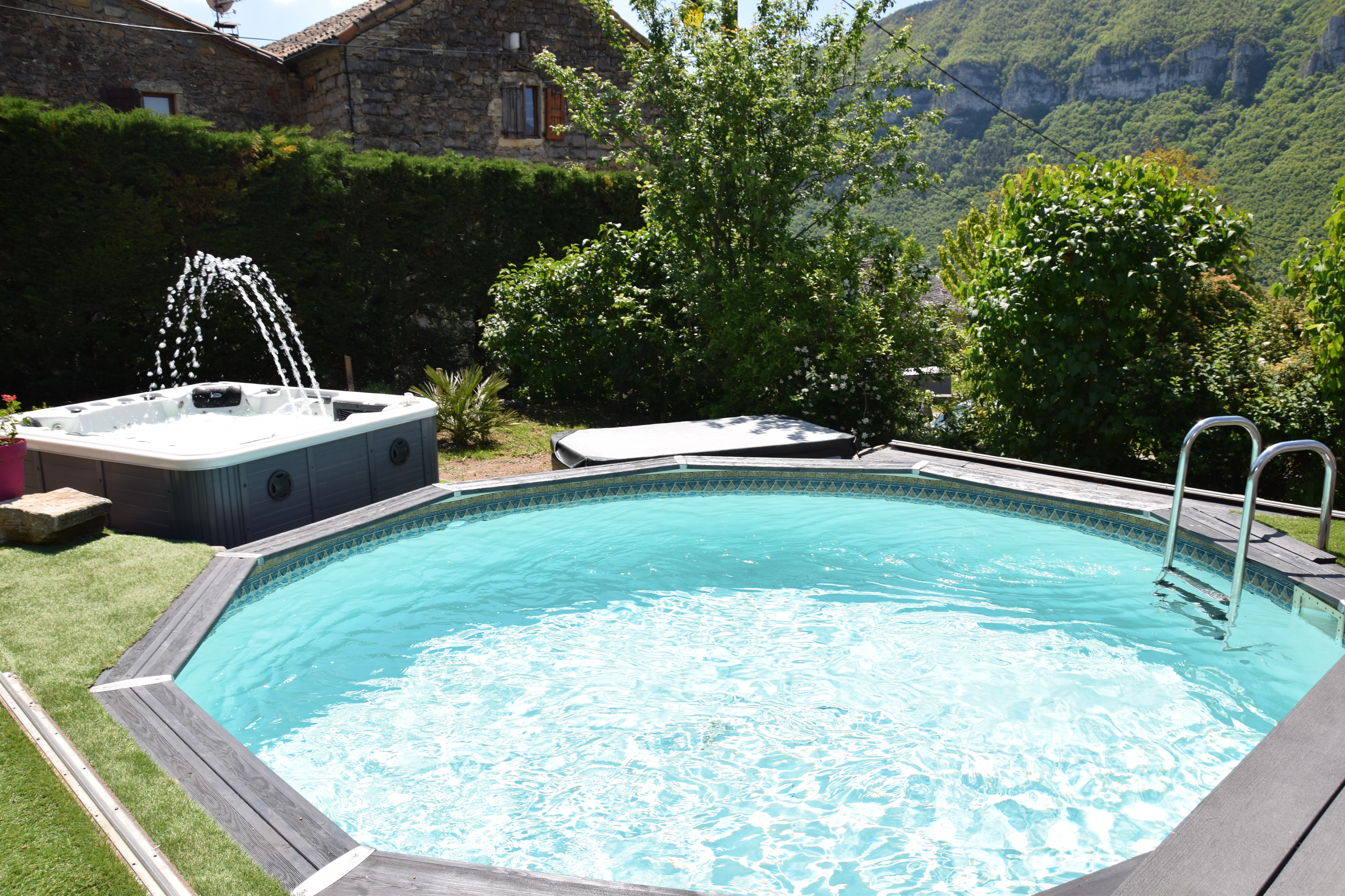 Piscine Jacuzzi Soleilo Chambre Dhote Mostuejouls Aveyrondsc 6686