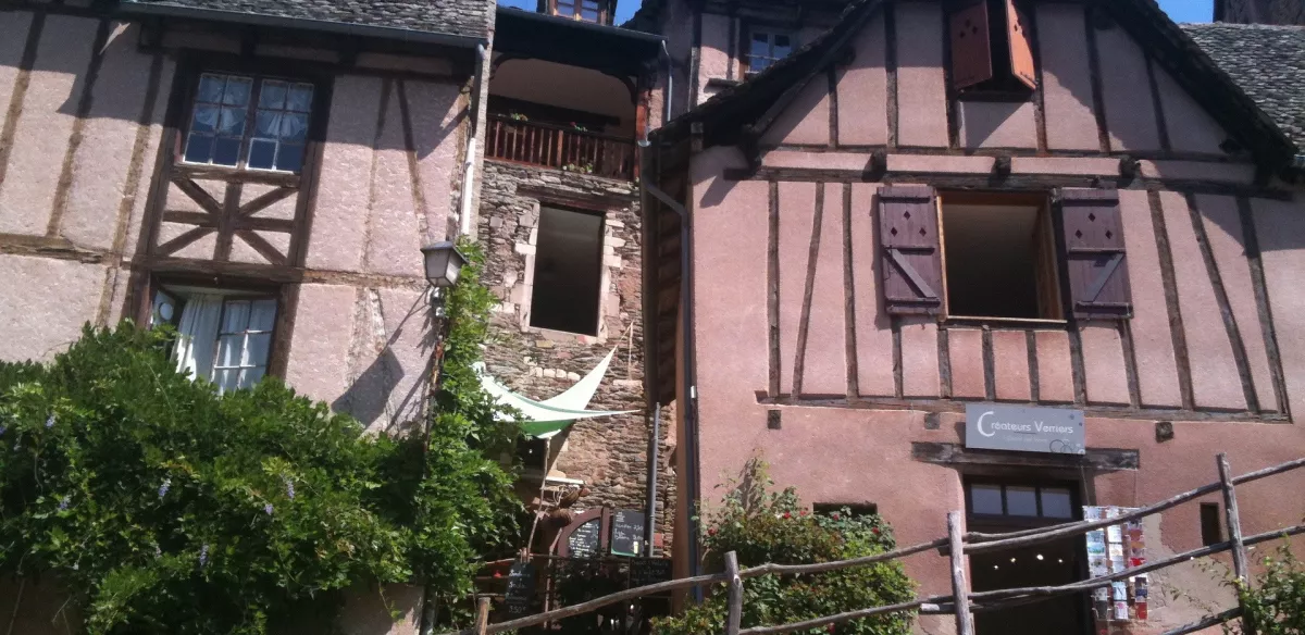 Village de Conques en Aveyron
