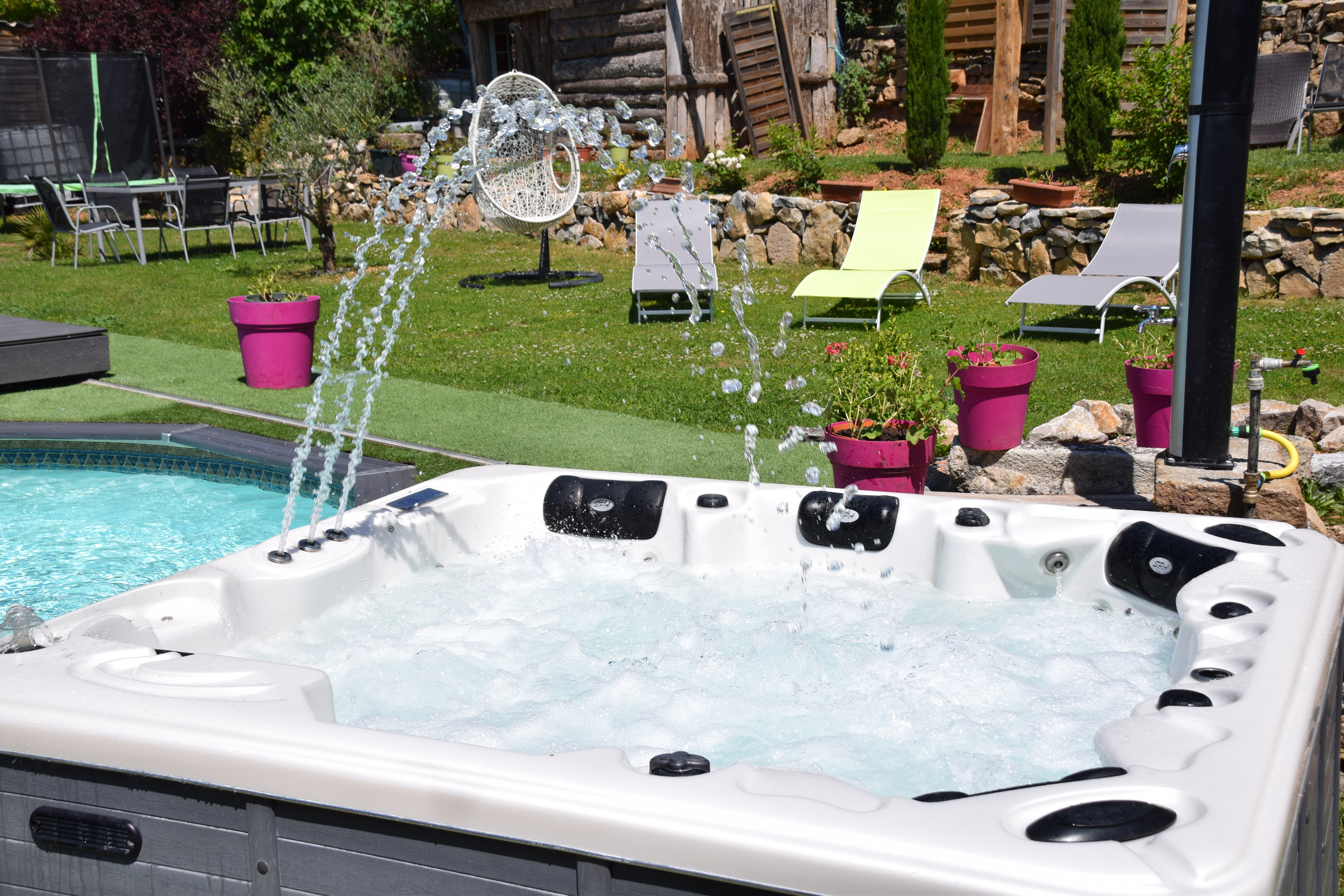 Piscine Jacuzzi Soleilo Chambre Dhote Mostuejouls Aveyron Dsc 6688