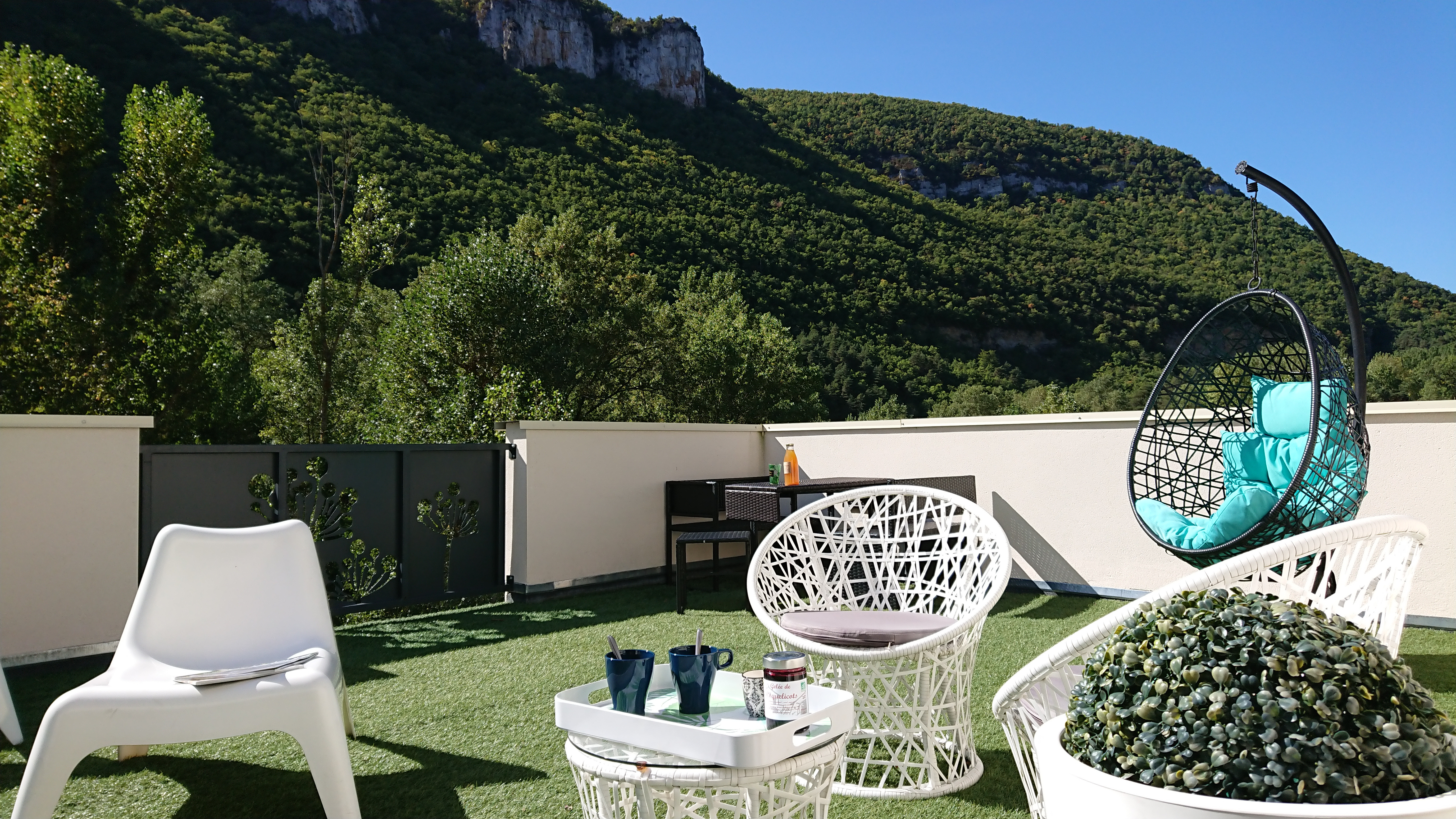 Exterieur Dandelion Gite Spa Nature Eco Design Gorgesdutarn Mostuejouls Aveyron Dsc 2905