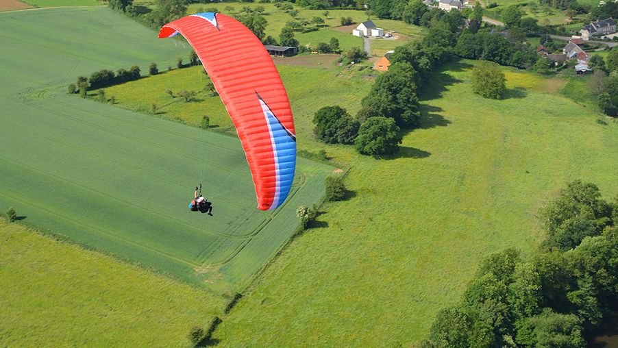 Paragliding 3448930 1920